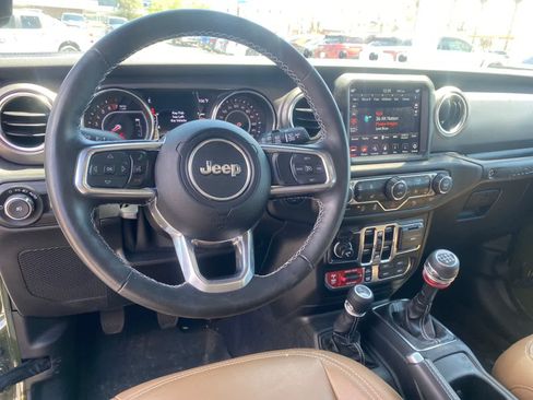 Used 2021 Jeep Wrangler Unlimited Rubicon AWD/4WD image 10