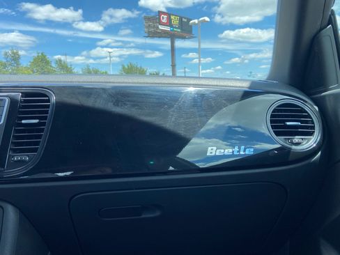Used 2016 Volkswagen Beetle 1.8T FWD image 19