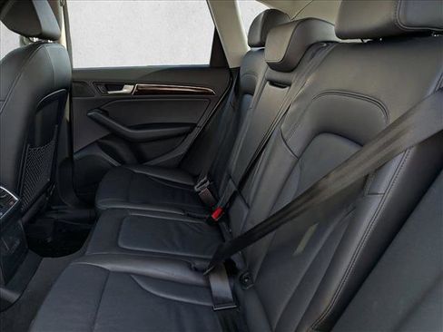 Used 2015 Audi Q5 2.0T Premium image 16