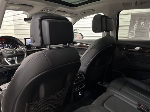 Used 2019 Audi Q5 2.0T Premium Plus w/ Premium Plus Package image 18