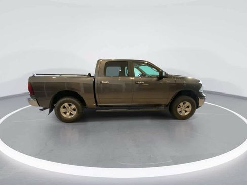 Used 2017 RAM 1500 Classic SLT AWD/4WD image 9