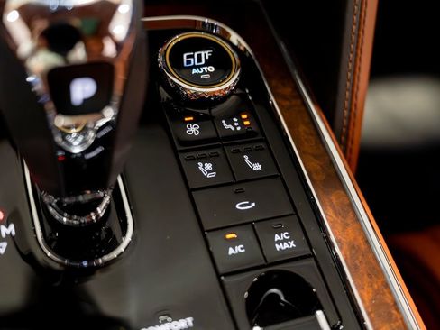Used 2023 Bentley Flying Spur W12 AWD/4WD image 58