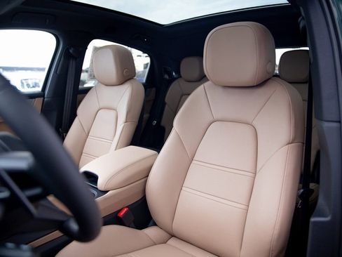 New 2026 Porsche Cayenne S image 5