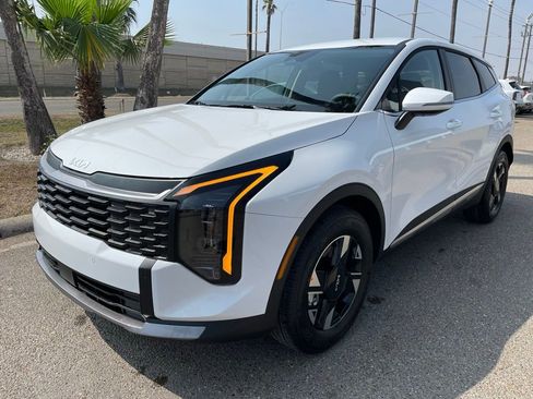 New 2026 Kia Sportage LX image 3