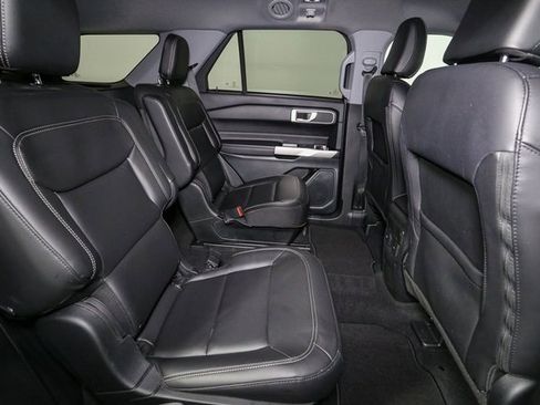 Used 2023 Ford Explorer XLT w/ Equipment Group 202A image 19