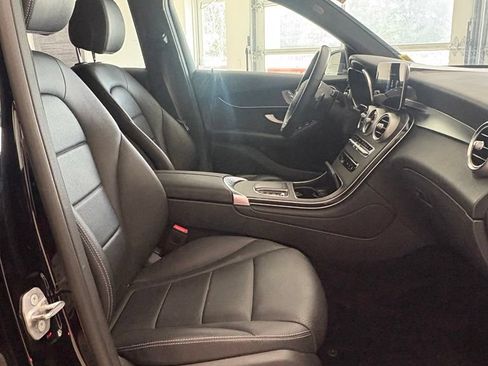 Used 2021 Mercedes-Benz GLC 300 4MATIC image 12