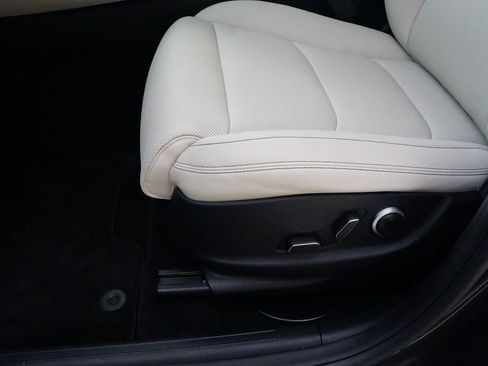 New 2026 Genesis GV70 2.5T Select image 16