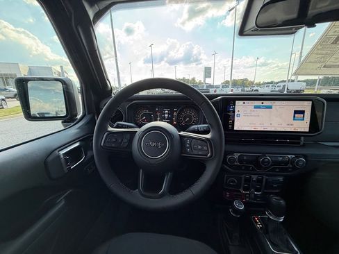 New 2025 Jeep Gladiator Rubicon image 14