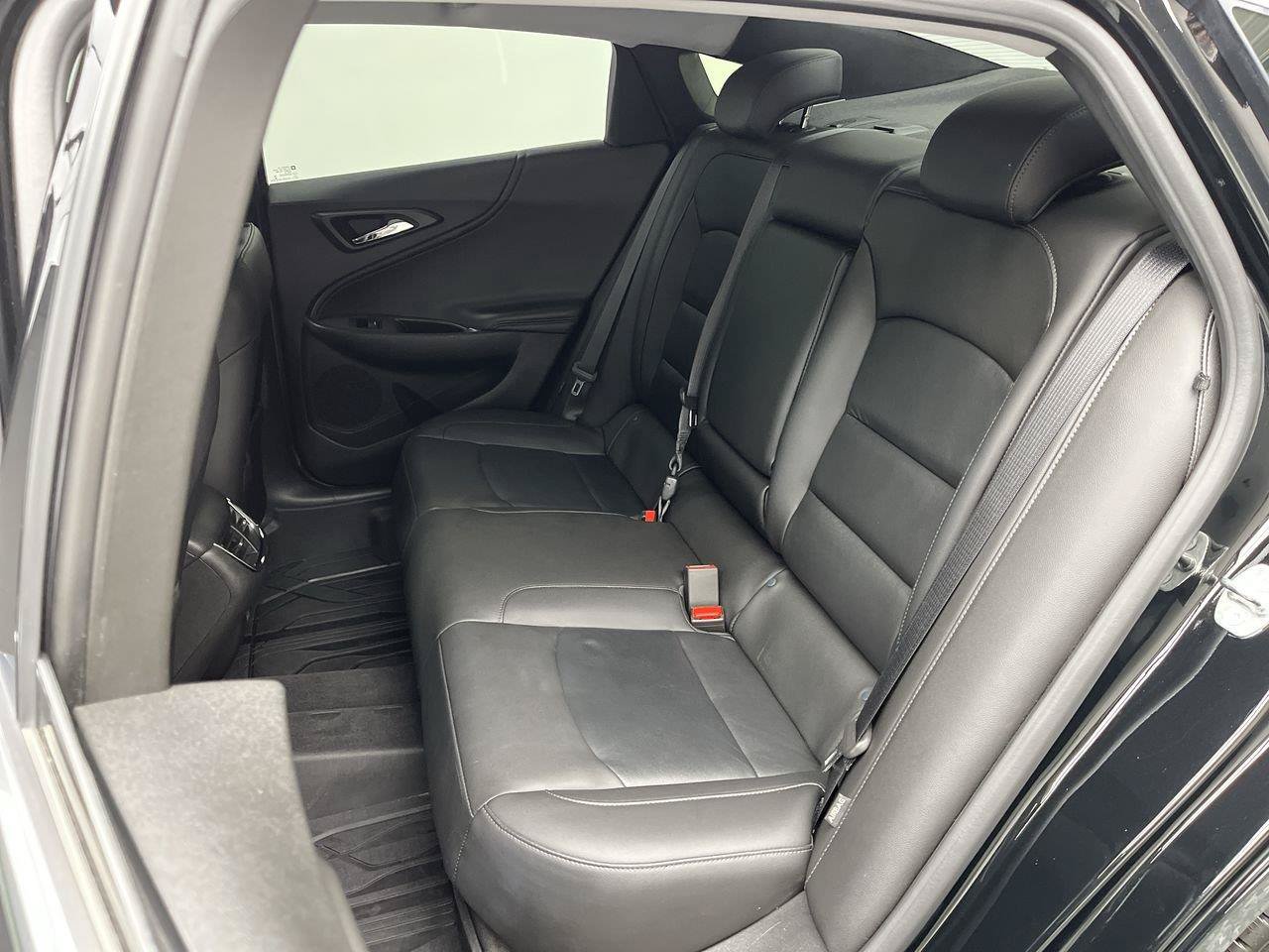 Certified 2018 Chevrolet Malibu LT w/ Leather Package FWD image 11