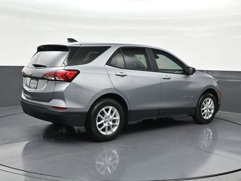 Used 2024 Chevrolet Equinox LS FWD image 5