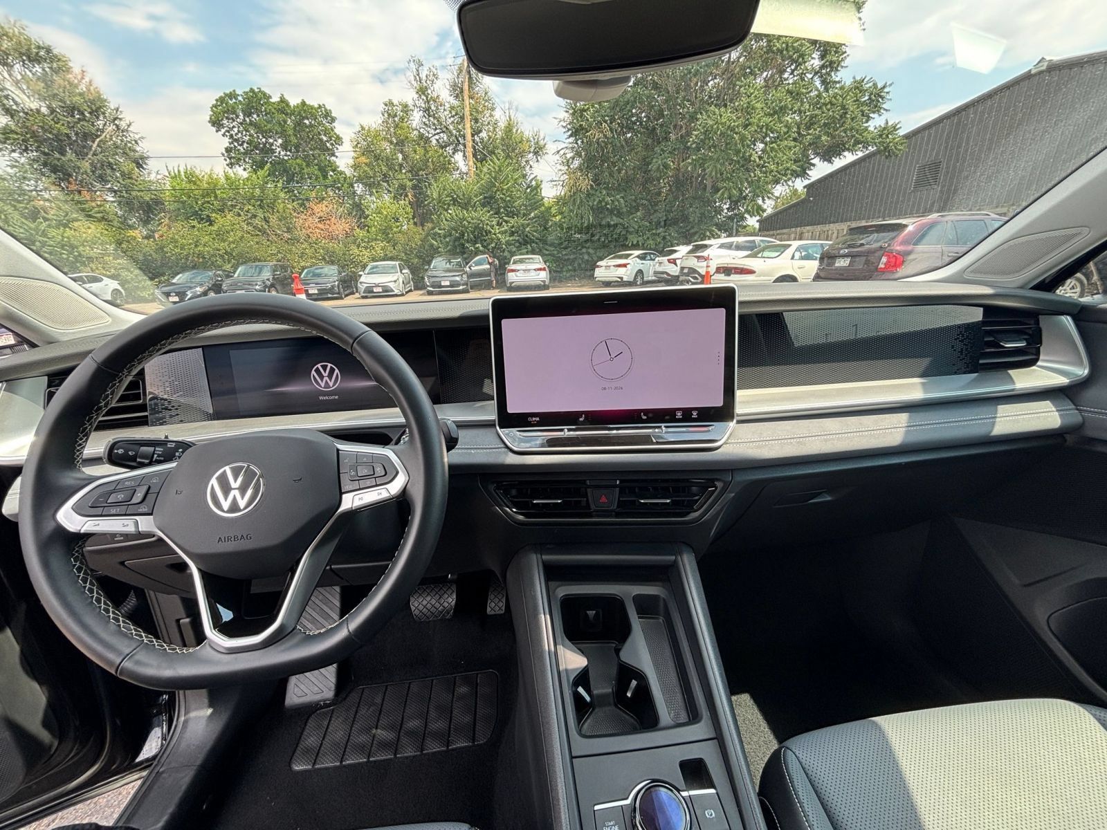 Used 2026 Volkswagen Tiguan SE AWD/4WD image 32