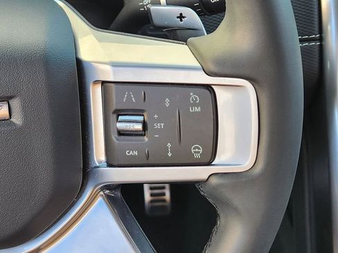 Used 2024 Land Rover Discovery Dynamic SE image 27