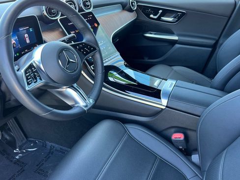 Used 2025 Mercedes-Benz GLC 300 image 13
