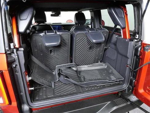 Used 2023 Ford Bronco Badlands image 10