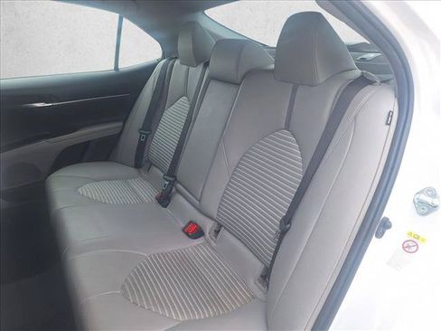 Used 2018 Toyota Camry SE FWD image 15