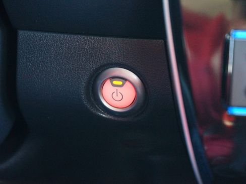 Used 2015 Nissan Leaf SL w/ Premium Package image 27