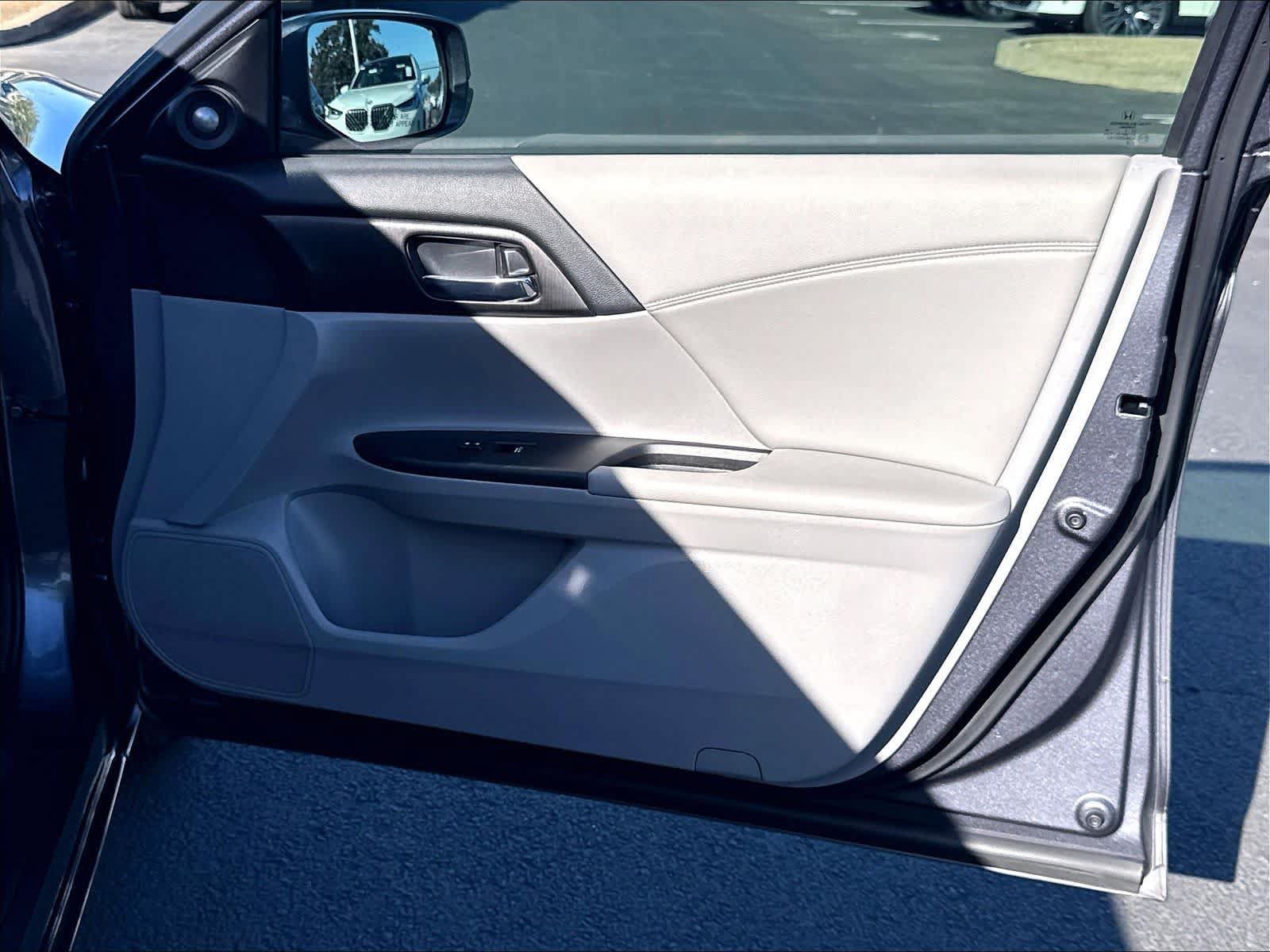 Used 2013 Honda Accord EX-L image 31