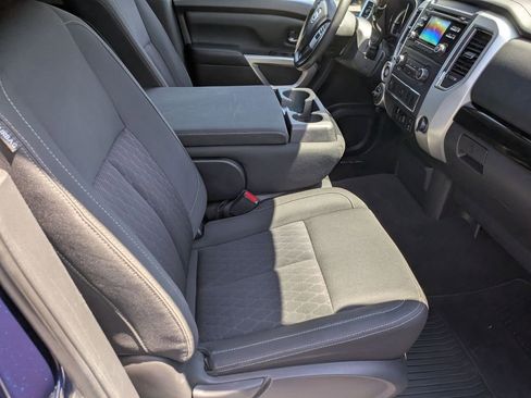 Used 2017 Nissan Titan SV AWD/4WD image 21