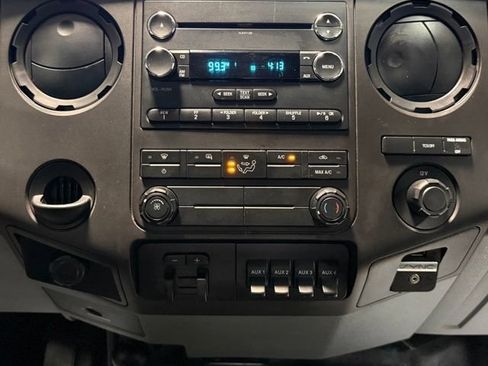 Used 2015 Ford F550 4x4 Regular Cab Super Duty image 13