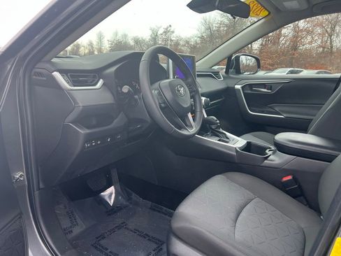 Used 2023 Toyota RAV4 XLE w/ Convenience Package image 13