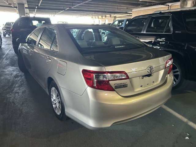 Used 2013 Toyota Camry LE FWD image 2