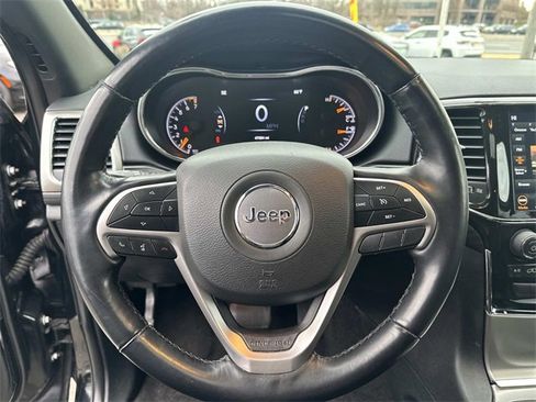 Certified 2022 Jeep Grand Cherokee Laredo X image 27