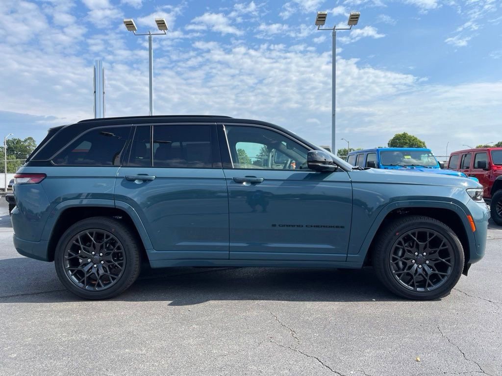 New 2026 Jeep Grand Cherokee Summit w/ Obsidian Package AWD/4WD image 44