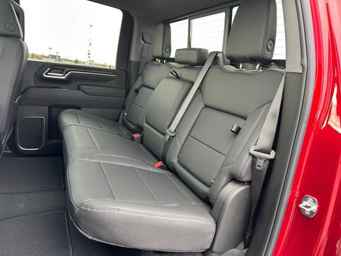 New 2026 GMC Sierra 2500 SLT w/ SLT Convenience Package image 17