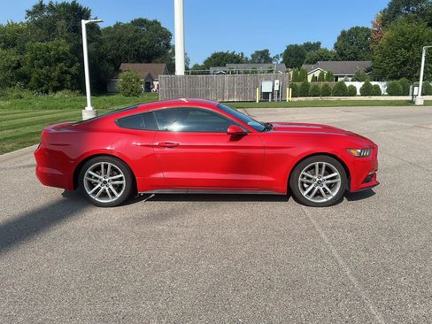 Used 2015 Ford Mustang Coupe RWD image 2
