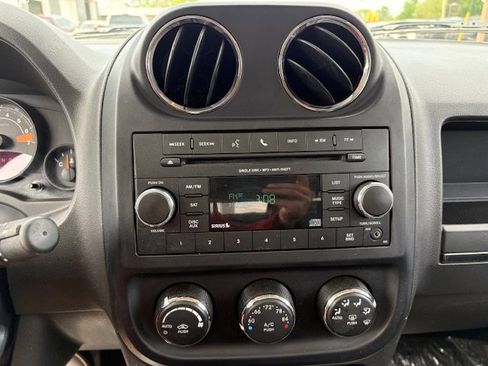Used 2016 Jeep Patriot High Altitude AWD/4WD image 16