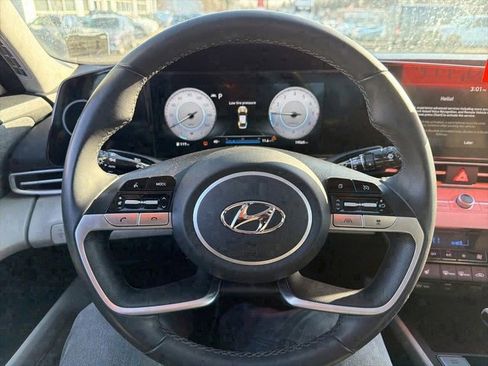 Certified 2023 Hyundai Elantra Limited image 19