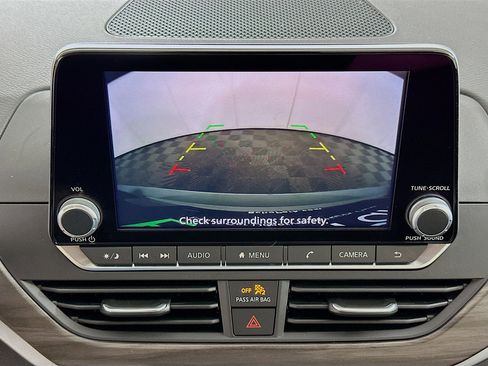 Used 2025 Nissan Altima 2.5 SV FWD image 22