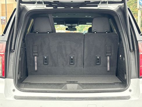 Used 2024 Chevrolet Tahoe LT RWD image 10