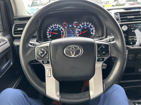 Used 2017 Toyota 4Runner SR5 image 17