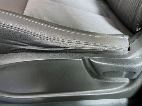 Used 2020 Nissan Titan SV w/ Accessory Utility Package image 18