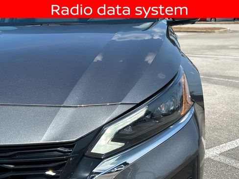 Used 2023 Nissan Altima 2.5 SL FWD image 12