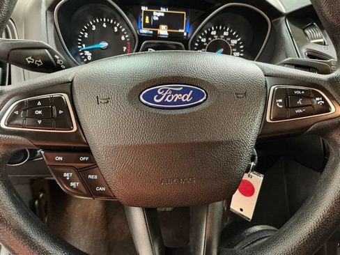 Used 2016 Ford Focus SE FWD image 28