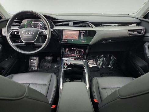 Used 2023 Audi e-tron Premium Plus w/ Premium Plus Package AWD/4WD image 23