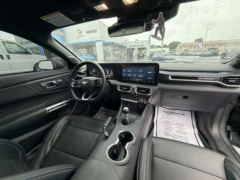 Used 2025 Ford Mustang GT Premium w/ GT Performance Package RWD image 10