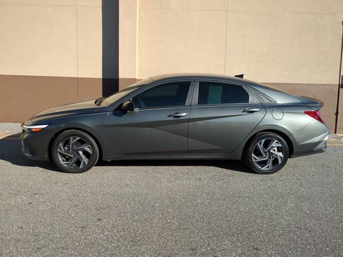 Certified 2025 Hyundai Elantra Sport image 7