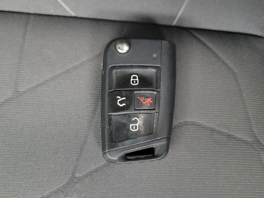 Used 2025 Volkswagen Jetta Sport FWD image 32