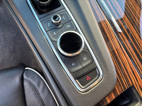 Used 2024 Cadillac Escalade Premium Luxury image 29