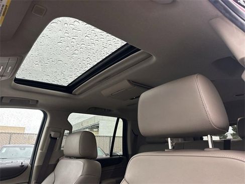 Used 2020 GMC Yukon SLT w/ Open Road Package image 17