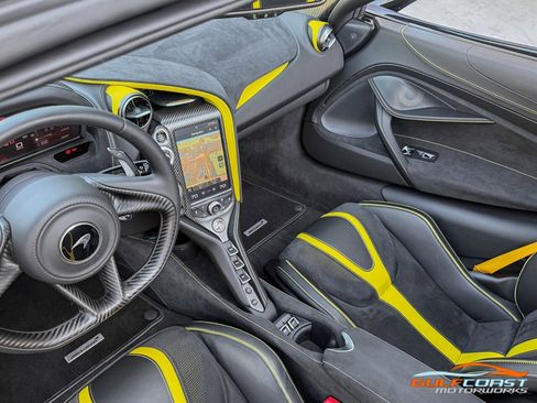 Used 2022 McLaren 720S Performance image 15