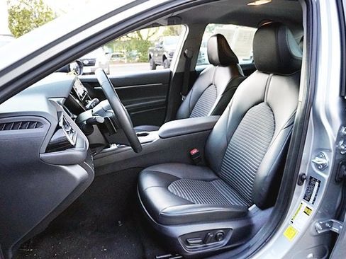 Used 2024 Toyota Camry SE image 14