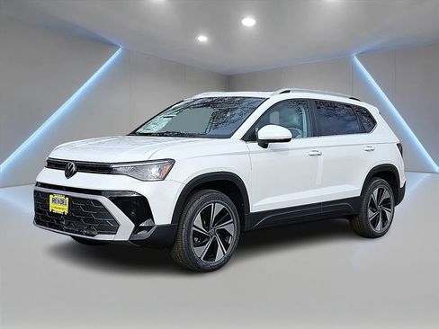 New 2026 Volkswagen Taos SE AWD/4WD image 1
