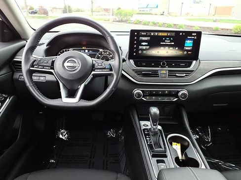 Used 2023 Nissan Altima 2.5 SV w/ SV Premium Package AWD/4WD image 22