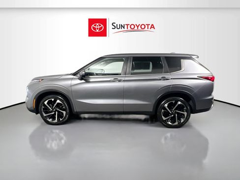 Used 2023 Mitsubishi Outlander SE image 5