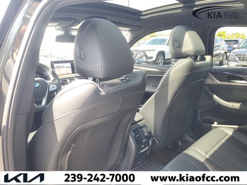Used 2025 BMW X4 xDrive30i AWD/4WD image 12