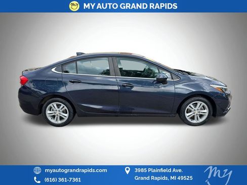 Used 2016 Chevrolet Cruze LT w/ Convenience Package FWD image 8